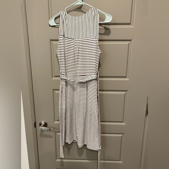 Striped mid-length, fitted dress - Picture 2 of 4